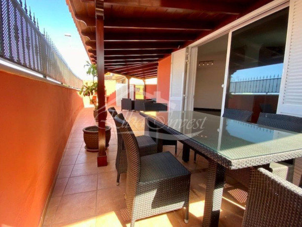 chalet-adosado-en-venta-en-casco-urbano-big-1