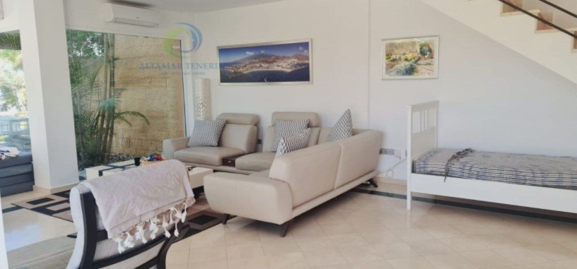 chalet-pareado-en-venta-en-la-caleta-big-5