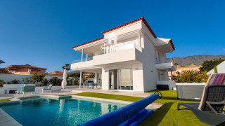 Casa o chalet independiente en venta en avenida del Poniente (ref. 2346)