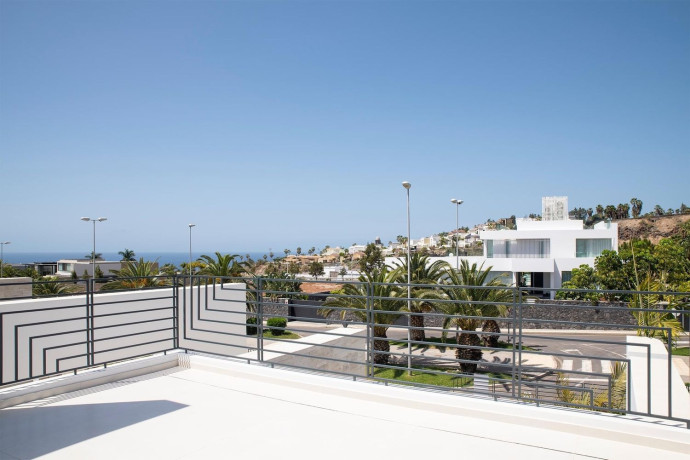 casa-o-chalet-independiente-en-venta-en-avenida-macaronasia-sn-ref-villa-caleta-big-23