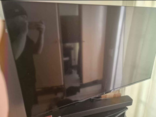 TV xiaomi + barra de sonido Soni + base de 180grados