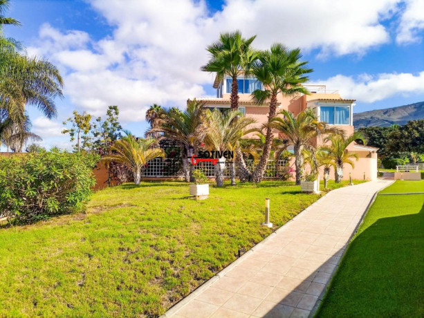 casa-o-chalet-en-venta-en-la-caleta-big-5