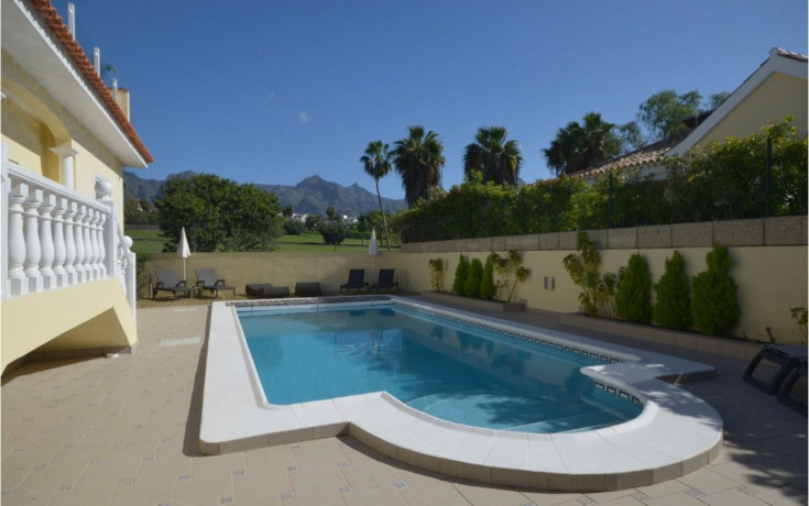 casa-o-chalet-independiente-en-venta-en-la-caleta-big-3