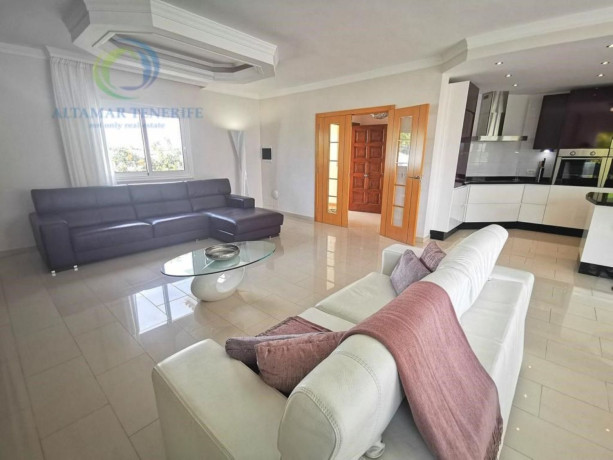 casa-o-chalet-en-venta-en-la-caleta-big-13