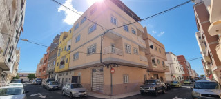 Piso en venta en calle Puerto Escondido (ref. 00841)