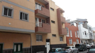 Piso en venta en calle el Hierro, 28 (ref. 0067-90946)