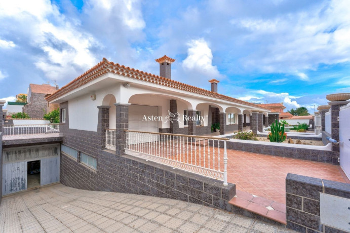 casa-o-chalet-en-venta-en-avenida-de-fernando-salazar-gonzalez-big-1