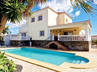 Casa o chalet independiente en venta en calle Dr. Crespo, 17, 38631 Arona, Santa Cruz de Tenerife, España.Crespo s/n (ref. 5RC1035)