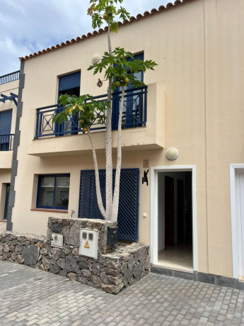 chalet-adosado-en-venta-en-los-falcones-sn-big-1