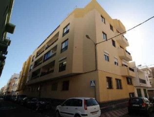 Casa o chalet independiente en venta en calle Santa Cruz de la Palma, 43 (ref. 0067-90836)