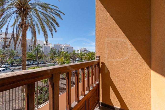 piso-en-venta-en-palm-mar-big-2