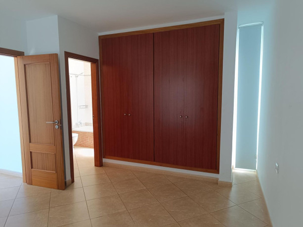 chalet-pareado-en-venta-en-calle-noruega-big-27