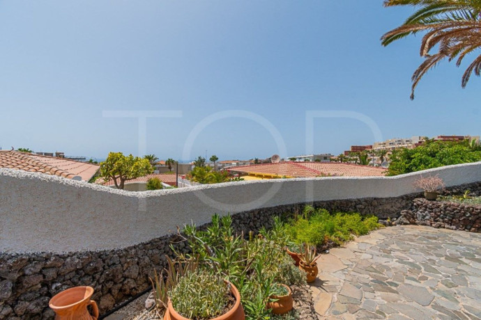 casa-o-chalet-en-venta-en-la-caleta-big-15