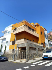 Casa o chalet independiente en venta en Poeta Tabares Bartlet (ref. 3399-09340)