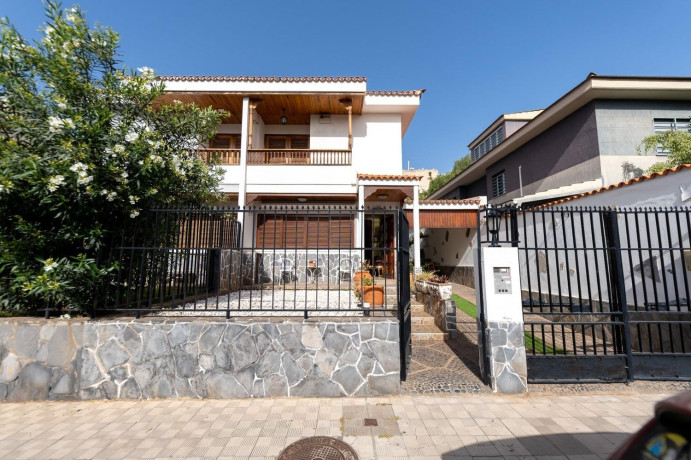 chalet-pareado-en-venta-en-calle-juan-de-miranda-11-big-9