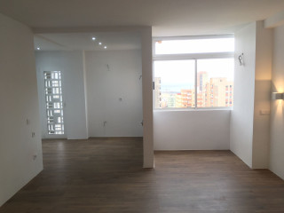 Piso en venta en calle de Calderon de la Barca, 8 (ref. 97445752)