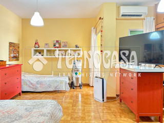 Piso en venta en calle benito perez galdos (ref. 102345479)