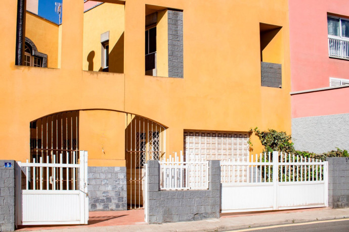 chalet-adosado-en-venta-en-calle-huelva-big-2