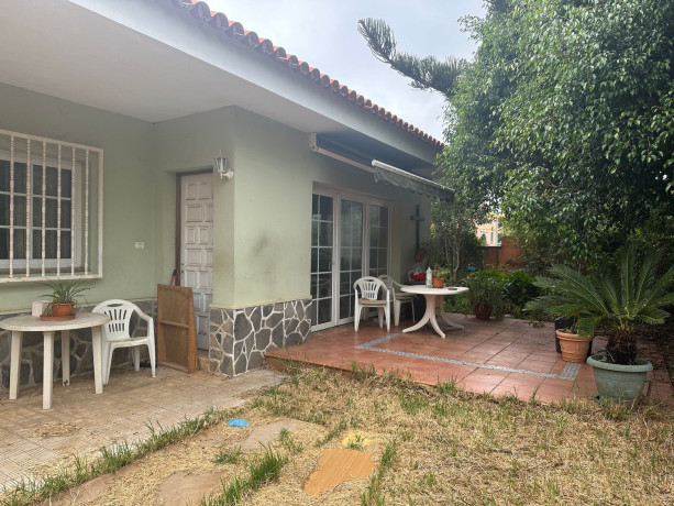 casa-o-chalet-en-venta-en-la-laguna-big-4