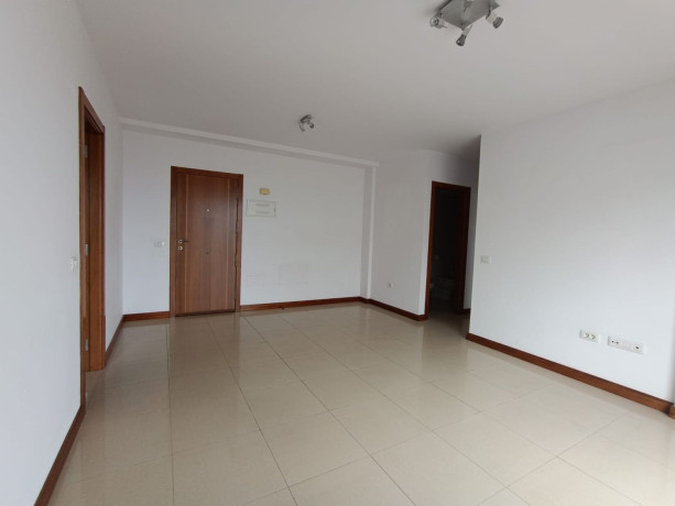 piso-en-venta-en-calle-gorvorana-23-ref-102282063-big-0