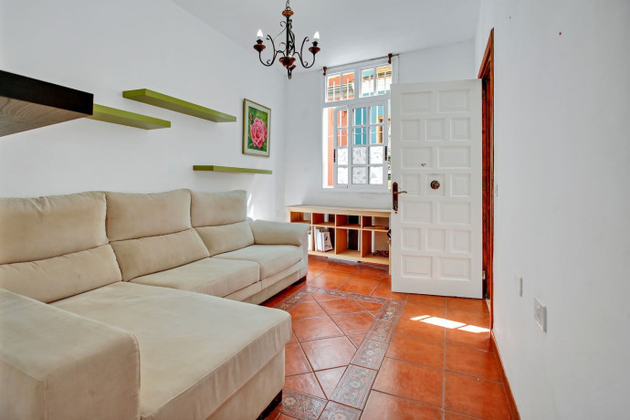 chalet-adosado-en-venta-en-angel-nunez-sn-big-2