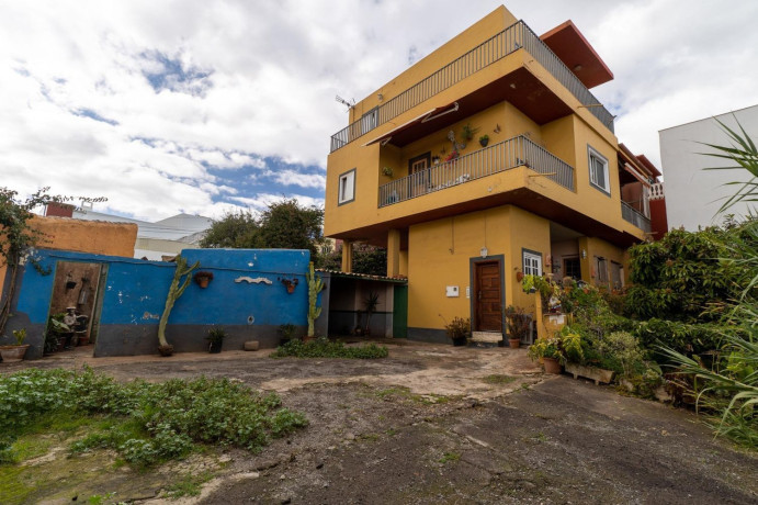 casa-o-chalet-independiente-en-venta-en-calle-volcan-vesubio-19-1-big-1