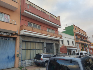 Piso en venta en calle Arzobispo Elias Yanes (ref. 00673)