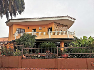 Casa o chalet independiente en venta en calle Joaquin Turina (ref. 737)