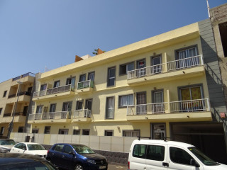 Piso en venta en calle Ruiz de Padrón, 6 (ref. 0045-01432)