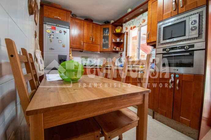 chalet-adosado-en-venta-en-unamuno-big-5