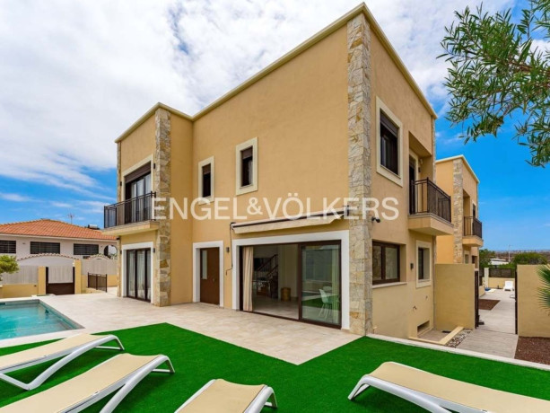 casa-o-chalet-en-venta-en-los-abrigos-big-1