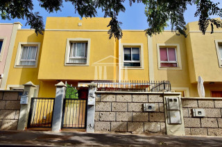 Chalet adosado en venta en calle Jara