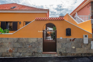 Chalet adosado en venta en calle los Geranios