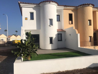 Casa o chalet independiente en venta en avenida J.M. Galván Bello