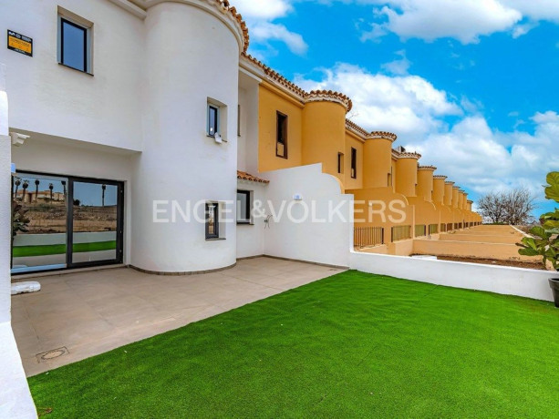 casa-o-chalet-en-venta-en-golf-del-sur-amarilla-golf-ref-w-02qzb6-big-0