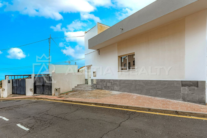 casa-o-chalet-independiente-en-venta-en-calle-fermin-perez-11-b-big-1