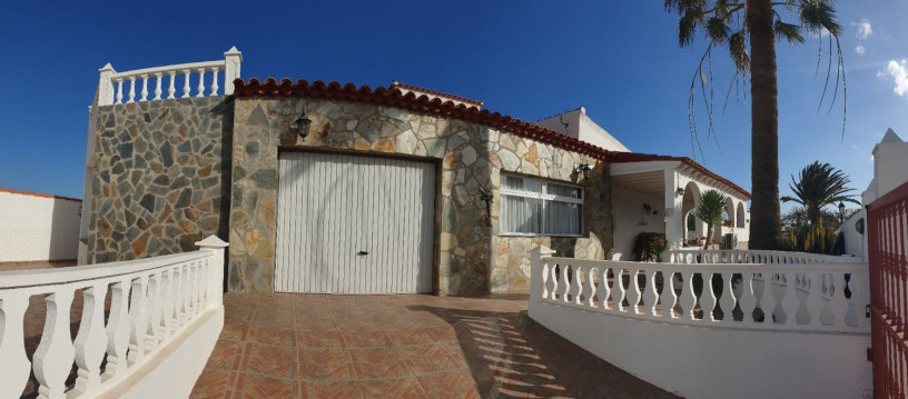 casa-o-chalet-independiente-en-venta-en-robert-schumann-big-2