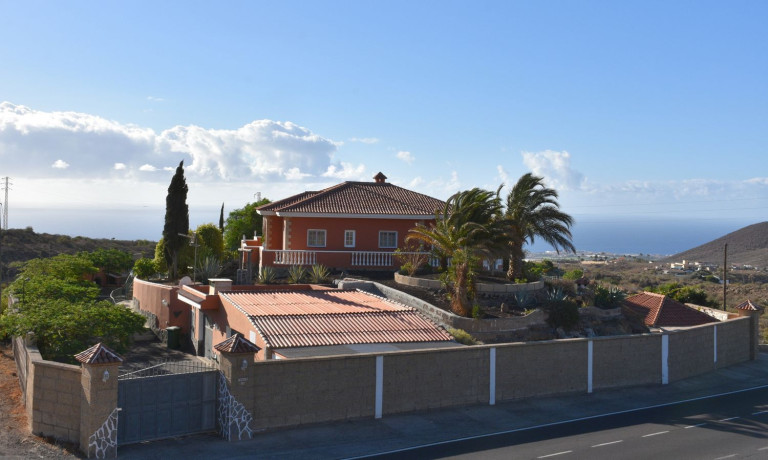 casa-o-chalet-independiente-en-venta-en-san-miguel-de-abona-big-0