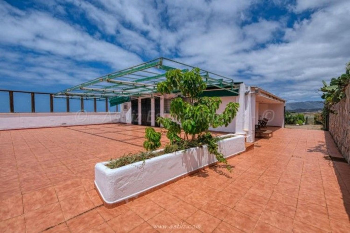 casa-rural-en-venta-en-el-pris-juan-fernandez-big-0