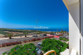 Chalet adosado en venta en Playa San Juan (ref. 8404)