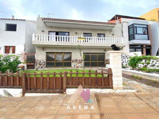 Chalet adosado en venta en avenida Agrupación Musical Isorana, 29 (ref. U23357CA)