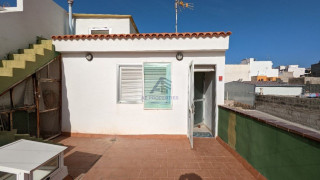 Chalet adosado en venta en calle Isla Bonita (ref. PlayaSanJ-D0402)