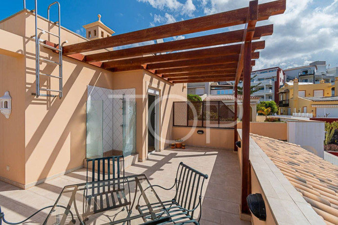 casa-o-chalet-independiente-en-venta-en-playa-del-duque-big-24