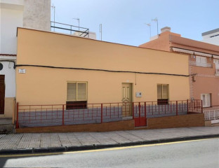 Casa de pueblo en venta en Sindicato, 8 (ref. 102454815)