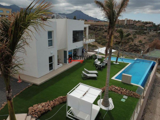 casa-o-chalet-en-venta-en-playa-paraiso-big-3