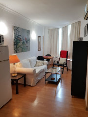 Piso en venta en calle Del Alférez Provisiona (ref. El Chicharro I 164.500)