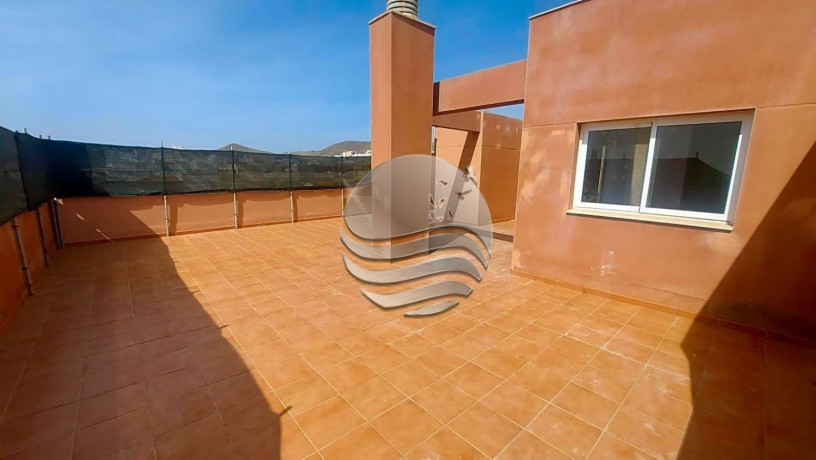 duplex-en-venta-en-calle-isla-de-la-graciosa-big-0