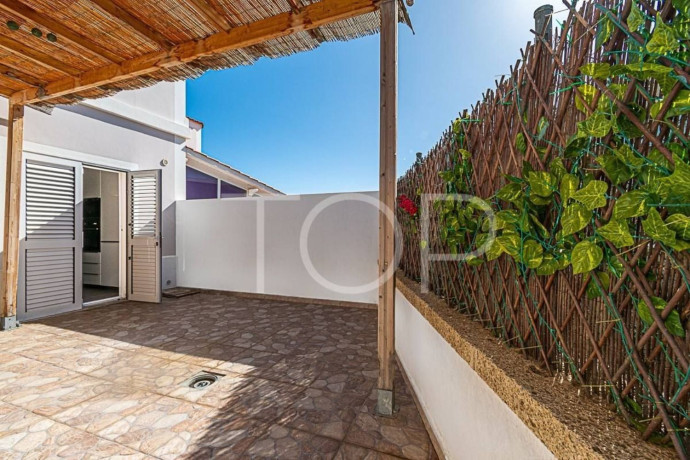 chalet-adosado-en-venta-en-los-abrigos-big-9