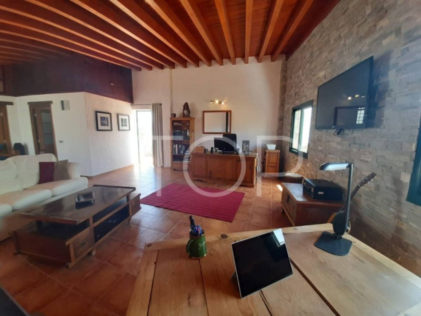 casa-rural-en-venta-en-charco-del-pino-big-15