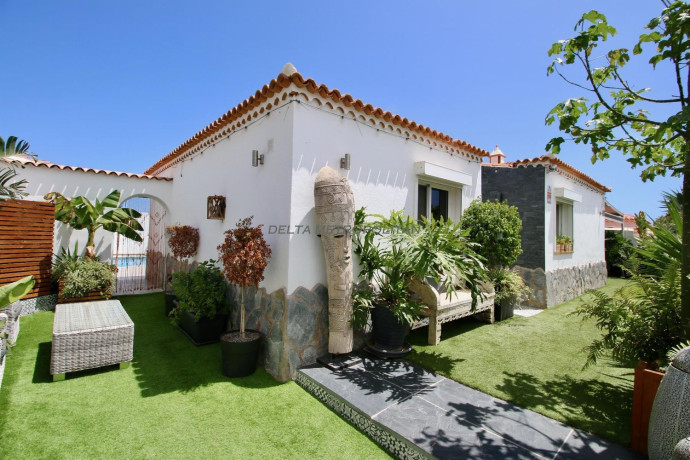 casa-o-chalet-en-venta-en-golf-del-sur-amarilla-golf-big-1